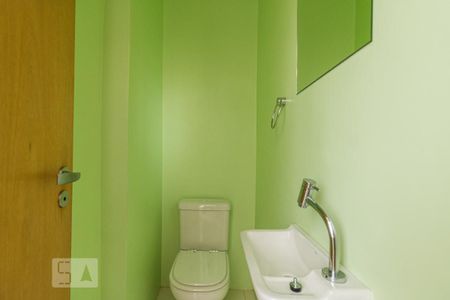 Apartamento à venda com 126m², 2 quartos e sem vaga Apartamento à venda com 126m², 2 quartos e sem vagaBanheiro de Serviço