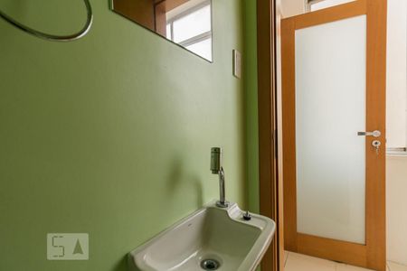 Apartamento à venda com 126m², 2 quartos e sem vaga Apartamento à venda com 126m², 2 quartos e sem vagaBanheiro de Serviço