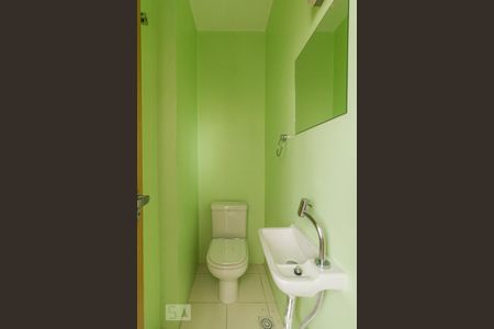 Apartamento à venda com 126m², 2 quartos e sem vaga Apartamento à venda com 126m², 2 quartos e sem vagaBanheiro de Serviço