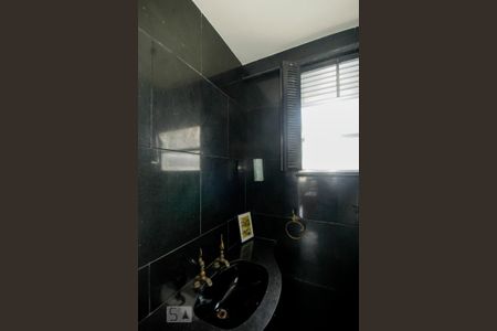 Apartamento à venda com 400m², 4 quartos e 1 vaga Apartamento à venda com 400m², 4 quartos e 1 vagaLavabo