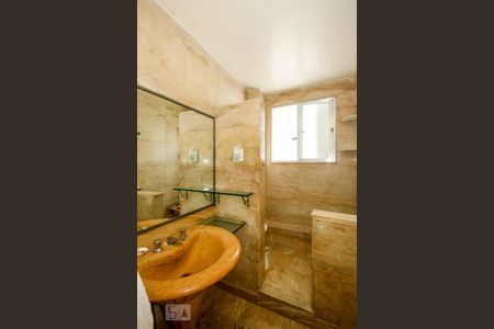 Apartamento à venda com 400m², 4 quartos e 1 vaga Apartamento à venda com 400m², 4 quartos e 1 vagaBanheiro 1