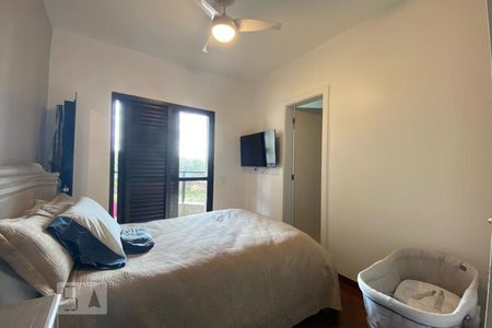 Apartamento à venda com 300m², 4 quartos e 4 vagas Apartamento à venda com 300m², 4 quartos e 4 vagasSuíte 3