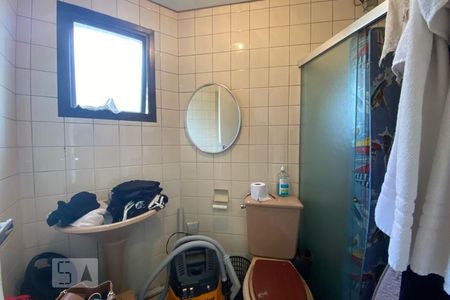 Apartamento à venda com 300m², 4 quartos e 4 vagas Apartamento à venda com 300m², 4 quartos e 4 vagasBanheiro de Serviço