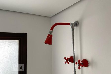 Apartamento à venda com 300m², 4 quartos e 4 vagas Apartamento à venda com 300m², 4 quartos e 4 vagasChuveiro