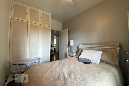 Apartamento à venda com 300m², 4 quartos e 4 vagas Apartamento à venda com 300m², 4 quartos e 4 vagasSuíte 3