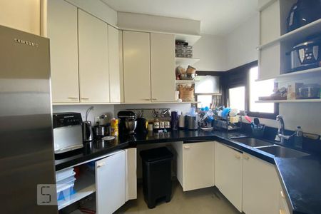 Apartamento à venda com 300m², 4 quartos e 4 vagas Apartamento à venda com 300m², 4 quartos e 4 vagasCozinha