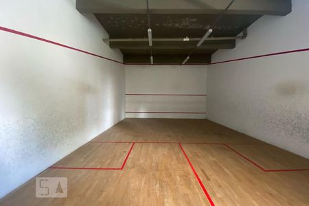 Apartamento à venda com 300m², 4 quartos e 4 vagas Apartamento à venda com 300m², 4 quartos e 4 vagasÁrea comum - Quadra de Squash