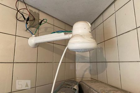 Apartamento à venda com 300m², 4 quartos e 4 vagas Apartamento à venda com 300m², 4 quartos e 4 vagasChuveiro