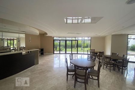 Apartamento à venda com 300m², 4 quartos e 4 vagas Apartamento à venda com 300m², 4 quartos e 4 vagasÁrea comum - Salão de festas