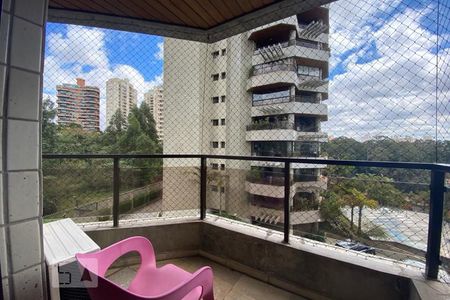 Apartamento à venda com 300m², 4 quartos e 4 vagas Apartamento à venda com 300m², 4 quartos e 4 vagasSuíte 3 - Sacada