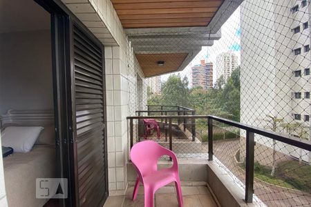 Apartamento à venda com 300m², 4 quartos e 4 vagas Apartamento à venda com 300m², 4 quartos e 4 vagasSuíte 3 - Sacada