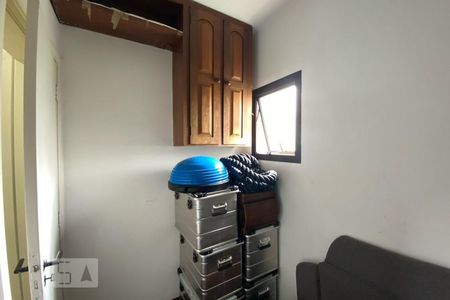 Apartamento à venda com 300m², 4 quartos e 4 vagas Apartamento à venda com 300m², 4 quartos e 4 vagasQuarto de Serviço 1