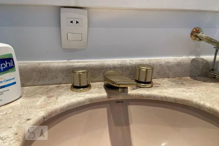 Apartamento à venda com 300m², 4 quartos e 4 vagas Apartamento à venda com 300m², 4 quartos e 4 vagasBanheiro - Torneira