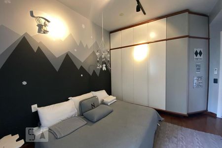 Apartamento à venda com 300m², 4 quartos e 4 vagas Apartamento à venda com 300m², 4 quartos e 4 vagasSuíte 4