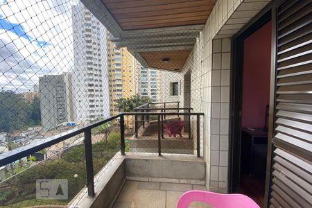 Apartamento à venda com 300m², 4 quartos e 4 vagas Apartamento à venda com 300m², 4 quartos e 4 vagasSuíte 2 - Sacada