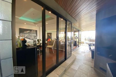 Apartamento à venda com 300m², 4 quartos e 4 vagas Apartamento à venda com 300m², 4 quartos e 4 vagasSacada