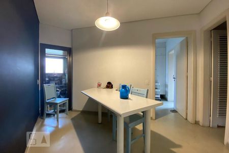 Apartamento à venda com 300m², 4 quartos e 4 vagas Apartamento à venda com 300m², 4 quartos e 4 vagasCopa