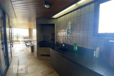 Apartamento à venda com 300m², 4 quartos e 4 vagas Apartamento à venda com 300m², 4 quartos e 4 vagasSacada