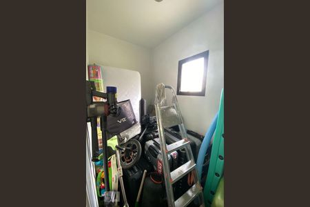 Apartamento à venda com 300m², 4 quartos e 4 vagas Apartamento à venda com 300m², 4 quartos e 4 vagasQuarto de Serviço 2