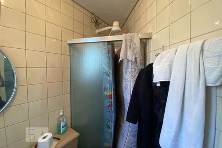 Apartamento à venda com 300m², 4 quartos e 4 vagas Apartamento à venda com 300m², 4 quartos e 4 vagasBanheiro de Serviço