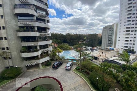 Apartamento à venda com 300m², 4 quartos e 4 vagas Apartamento à venda com 300m², 4 quartos e 4 vagasVista da Suíte 3