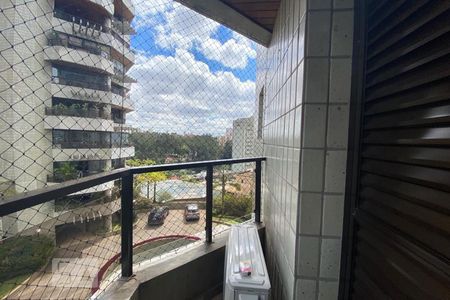 Apartamento à venda com 300m², 4 quartos e 4 vagas Apartamento à venda com 300m², 4 quartos e 4 vagasSuíte 1 - Sacada