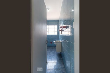 Casa à venda com 117m², 2 quartos e 2 vagas Casa à venda com 117m², 2 quartos e 2 vagasBanheiro