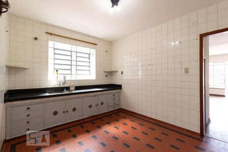 Casa à venda com 117m², 2 quartos e 2 vagas Casa à venda com 117m², 2 quartos e 2 vagasCozinha