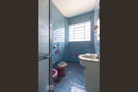 Casa à venda com 117m², 2 quartos e 2 vagas Casa à venda com 117m², 2 quartos e 2 vagasBanheiro