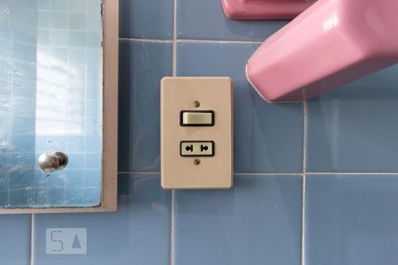 Casa à venda com 117m², 2 quartos e 2 vagas Casa à venda com 117m², 2 quartos e 2 vagasBanheiro