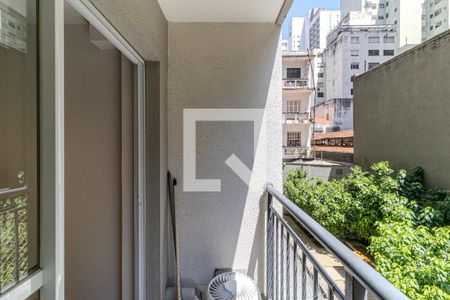 Varanda Sala/Cozinha de apartamento para alugar com 1 quarto, 28m² em República, São Paulo
