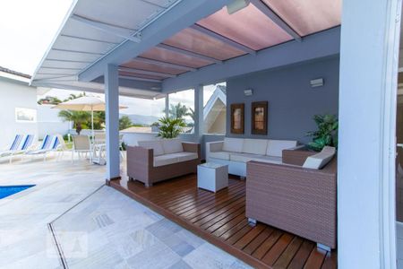 Casa de condomínio à venda com 420m², 4 quartos e 6 vagas Casa de condomínio à venda com 420m², 4 quartos e 6 vagasÁrea de lazer