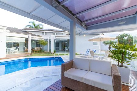 Casa de condomínio à venda com 420m², 4 quartos e 6 vagas Casa de condomínio à venda com 420m², 4 quartos e 6 vagasÁrea de lazer