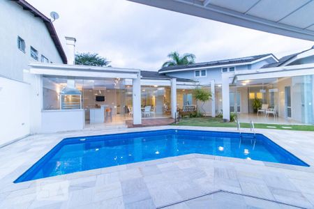 Casa de condomínio à venda com 420m², 4 quartos e 6 vagas Casa de condomínio à venda com 420m², 4 quartos e 6 vagasPiscina