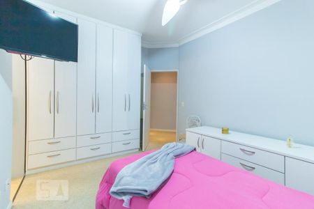 Casa de condomínio à venda com 420m², 4 quartos e 6 vagas Casa de condomínio à venda com 420m², 4 quartos e 6 vagasSuíte 2