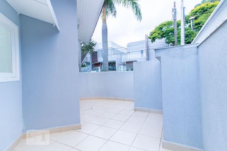 Casa de condomínio à venda com 420m², 4 quartos e 6 vagas Casa de condomínio à venda com 420m², 4 quartos e 6 vagasQuintal