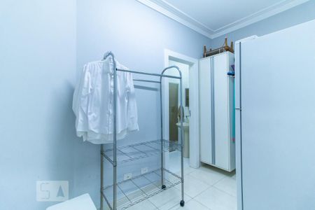 Casa de condomínio à venda com 420m², 4 quartos e 6 vagas Casa de condomínio à venda com 420m², 4 quartos e 6 vagasQuarto de serviço