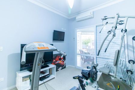 Casa de condomínio à venda com 420m², 4 quartos e 6 vagas Casa de condomínio à venda com 420m², 4 quartos e 6 vagasQuarto 2