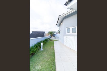 Casa de condomínio à venda com 420m², 4 quartos e 6 vagas Casa de condomínio à venda com 420m², 4 quartos e 6 vagasQuintal