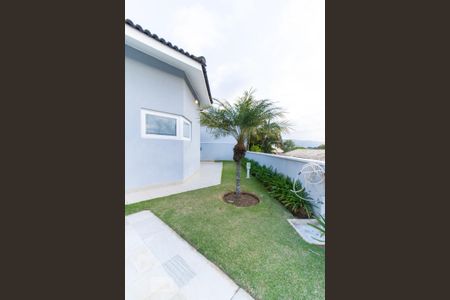 Casa de condomínio à venda com 420m², 4 quartos e 6 vagas Casa de condomínio à venda com 420m², 4 quartos e 6 vagasQuintal