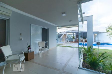 Casa de condomínio à venda com 420m², 4 quartos e 6 vagas Casa de condomínio à venda com 420m², 4 quartos e 6 vagasVaranda