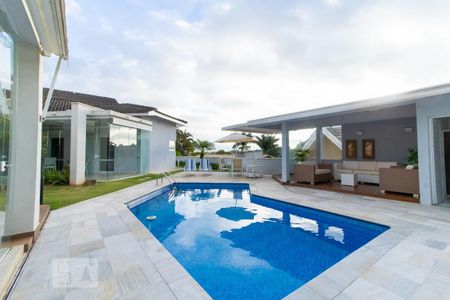 Casa de condomínio à venda com 420m², 4 quartos e 6 vagas Casa de condomínio à venda com 420m², 4 quartos e 6 vagasPiscina