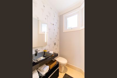 Casa de condomínio à venda com 420m², 4 quartos e 6 vagas Casa de condomínio à venda com 420m², 4 quartos e 6 vagasLavabo