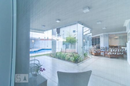 Casa de condomínio à venda com 420m², 4 quartos e 6 vagas Casa de condomínio à venda com 420m², 4 quartos e 6 vagasVista da Suíte 2