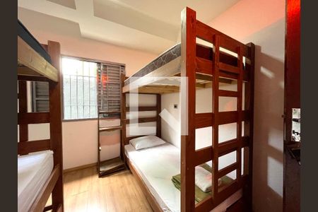 Casa à venda com 350m², 5 quartos e 3 vagas Casa à venda com 350m², 5 quartos e 3 vagasQuarto 5