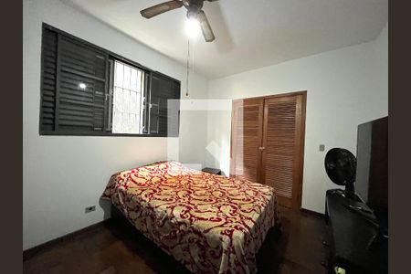 Casa à venda com 350m², 5 quartos e 3 vagas Casa à venda com 350m², 5 quartos e 3 vagasQuarto 3