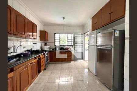 Casa à venda com 350m², 5 quartos e 3 vagas Casa à venda com 350m², 5 quartos e 3 vagasCozinha