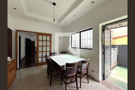 Casa à venda com 350m², 5 quartos e 3 vagas Casa à venda com 350m², 5 quartos e 3 vagasSala de Jantar
