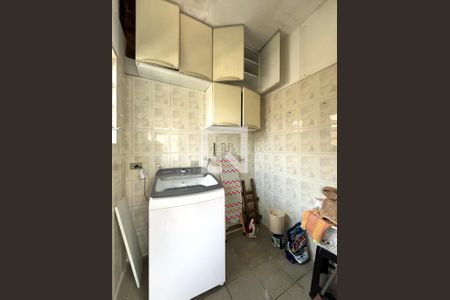 Casa à venda com 350m², 5 quartos e 3 vagas Casa à venda com 350m², 5 quartos e 3 vagasÁrea de Serviço