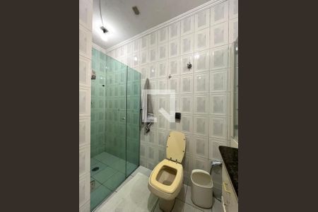 Casa à venda com 350m², 5 quartos e 3 vagas Casa à venda com 350m², 5 quartos e 3 vagasBanheiro 2